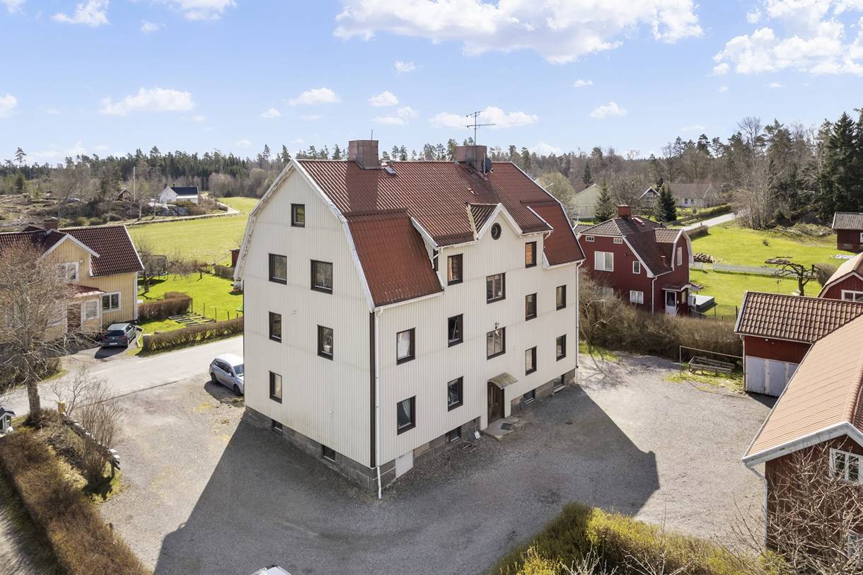 kommersiella fastigheter till salu i Trollhättan kommun, Trollhättan – 414 kvm (bild 2)